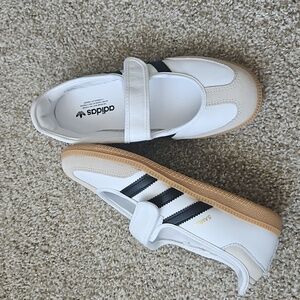 ADIDAS Samba Jane Shoes NWOB